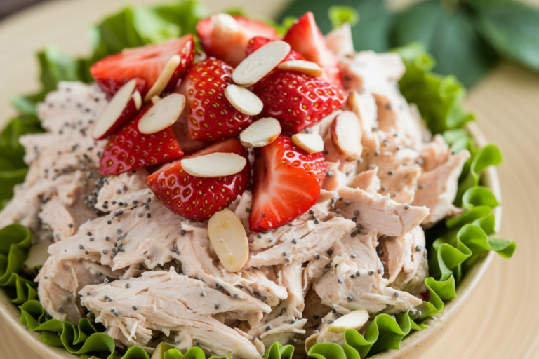 Strawberry Poppy Seed Chicken Salad: The Crisp, Juicy Lunch That Wins Every Potluck