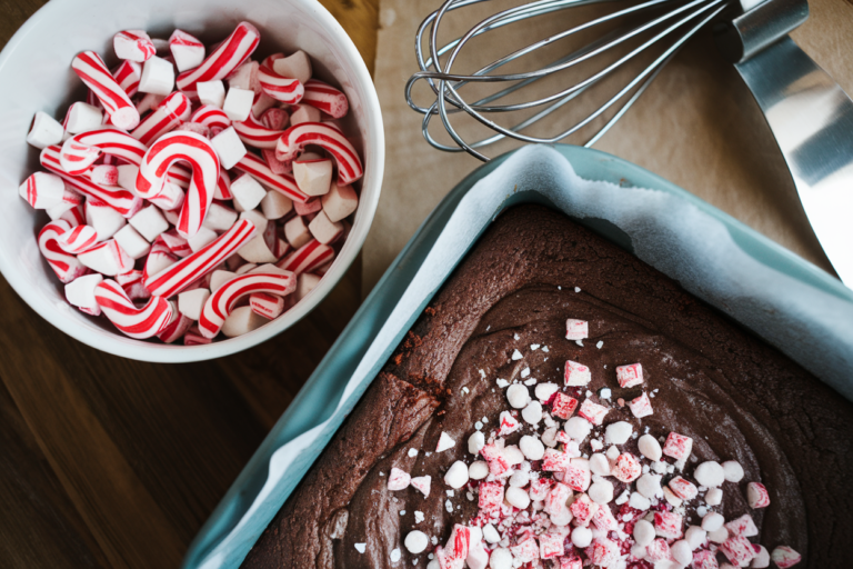 Candy Cane Brownies That Snap, Crackle, and Wow: The Holiday Dessert Your Feed (and Friends) Will Obsess Over